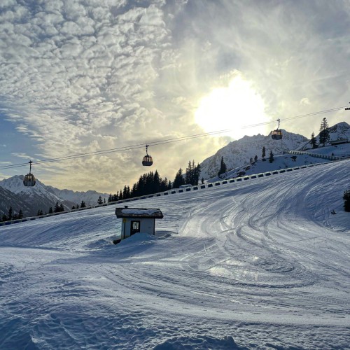 Kappl piste met zonsondergang